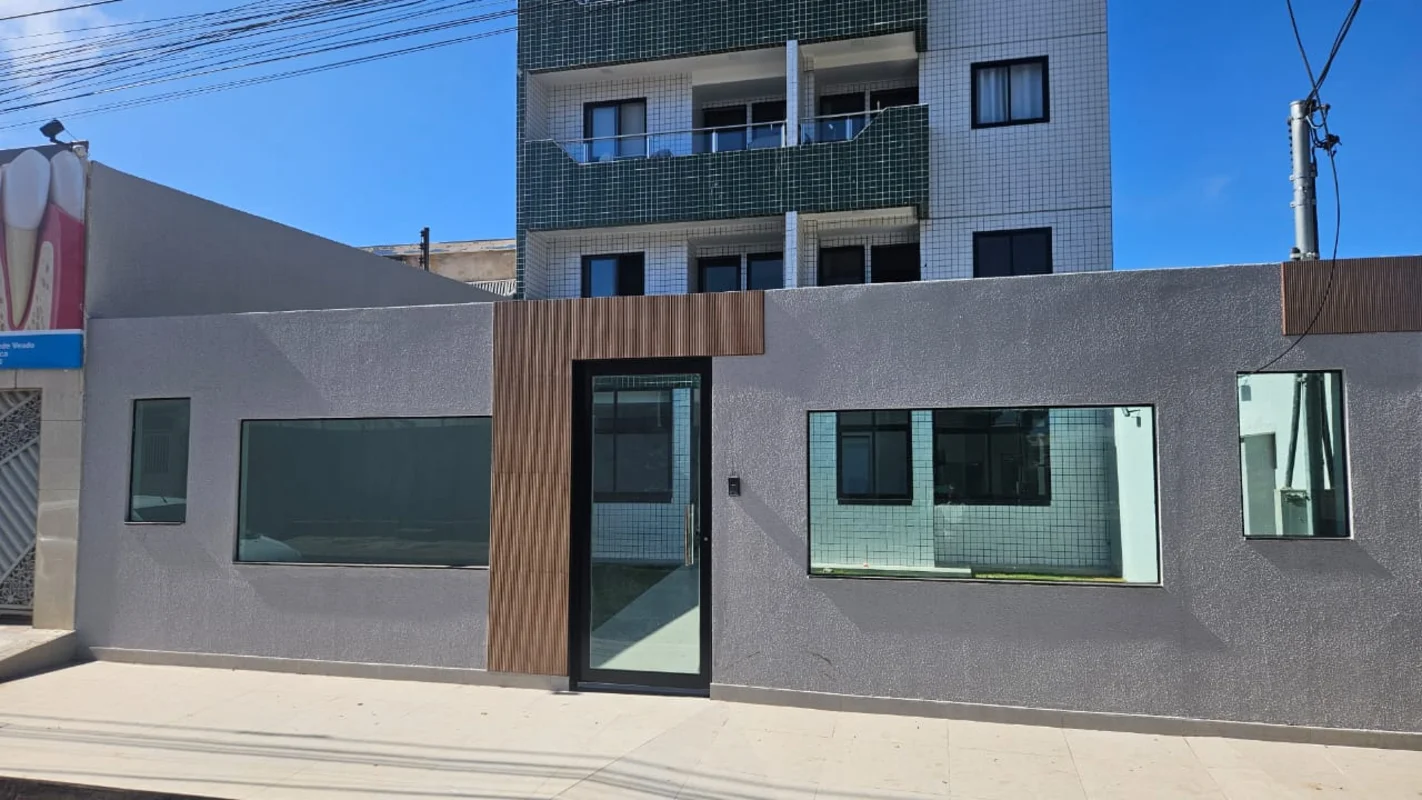 Escritório Imobiliário Ney Linhares aluga:Uma loja para consultório médico na Qd...