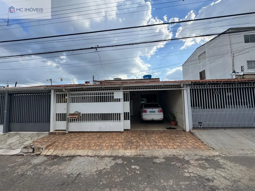 Casa à Venda na QNL 09 Bloco J | 3 Quartos sendo 2 Suítes | 3 Vagas | 150m² | Fi...