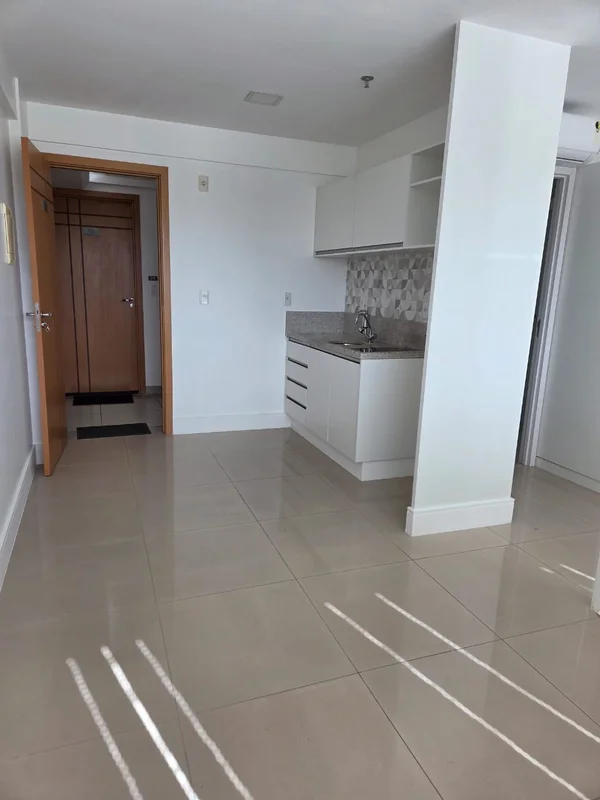 Descubra um apartamento aconchegante e prático, perfeito para quem busca confort...