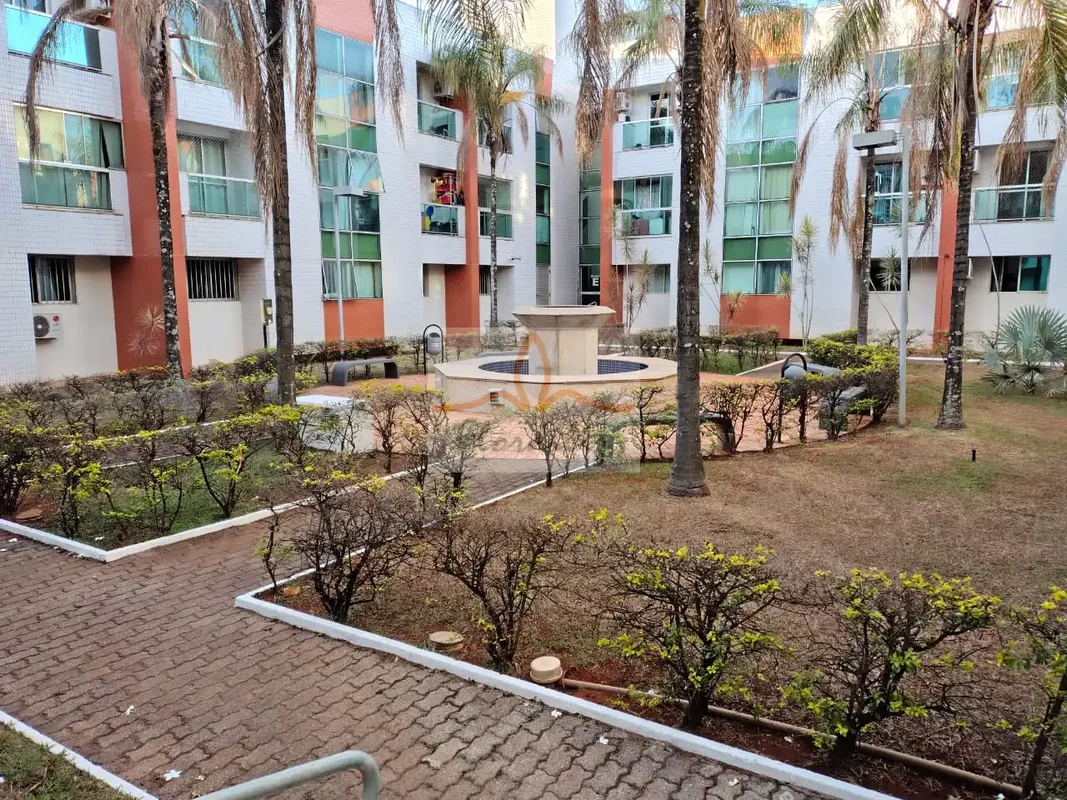 Excelente oportunidade na SGAS 905, Asa Sul.Esta kitnet-studio de 27m² une prati...