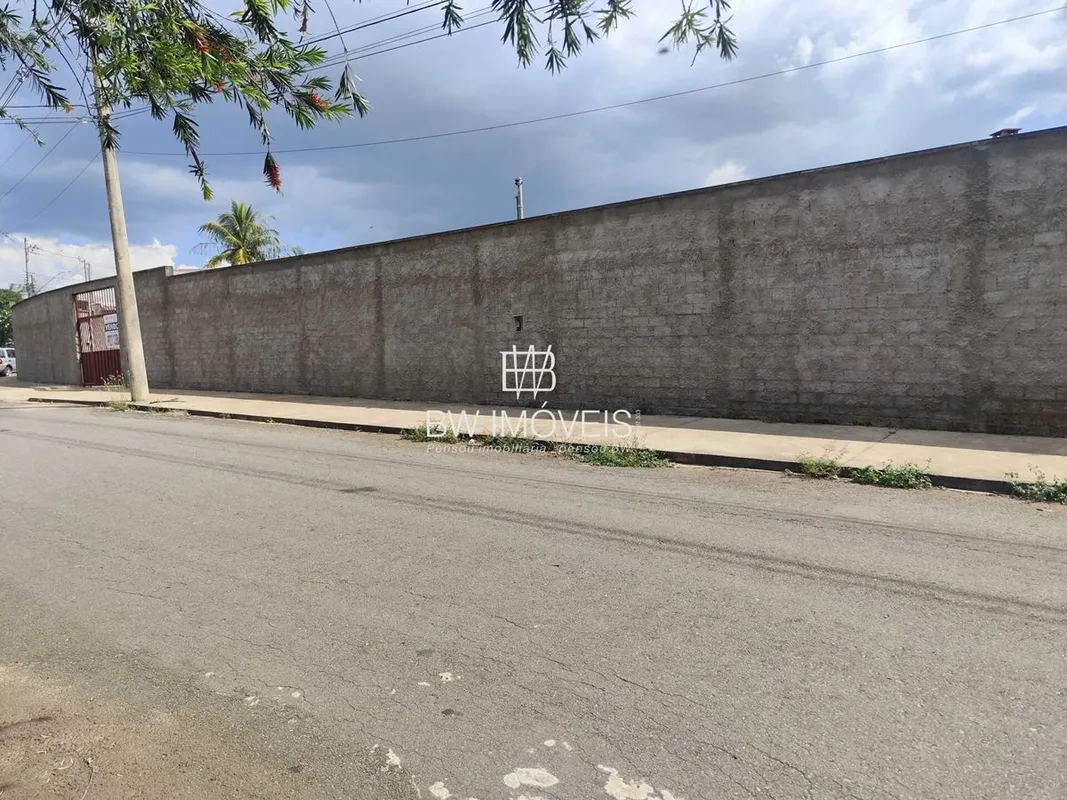 Lote murado, escriturado e averbado, 693 m², Energia, Esquina, Próx. Anel Viário...