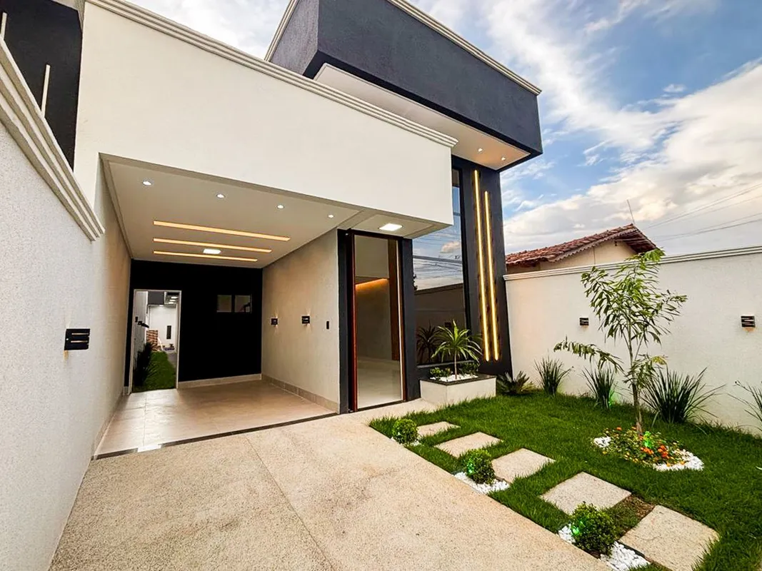 Casa de 137 m² com 03 quartos, sendo 02 suítes (01 americana). Possui piscina co...