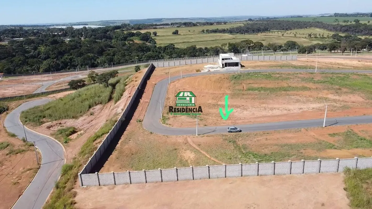 Lote Reserva 153- Área 250m²- Escorrido para rua - Área de lazer com 2 quadras d...