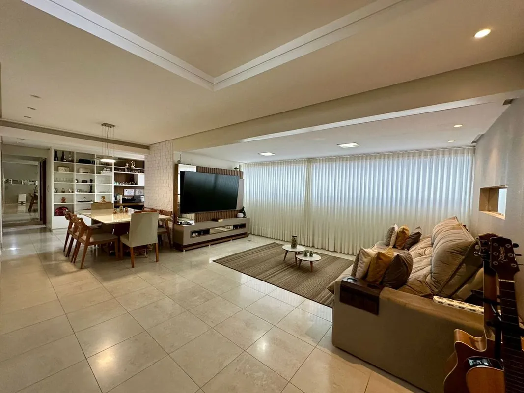 O apartamento conta com 3 quartos, sendo 1 suíte plena, além de banheiro social ...