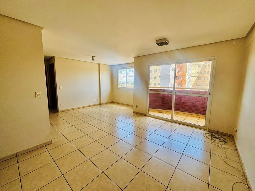 Apartamento com sala de estar e jantar integradas, varanda, cozinha, 3 quartos (...