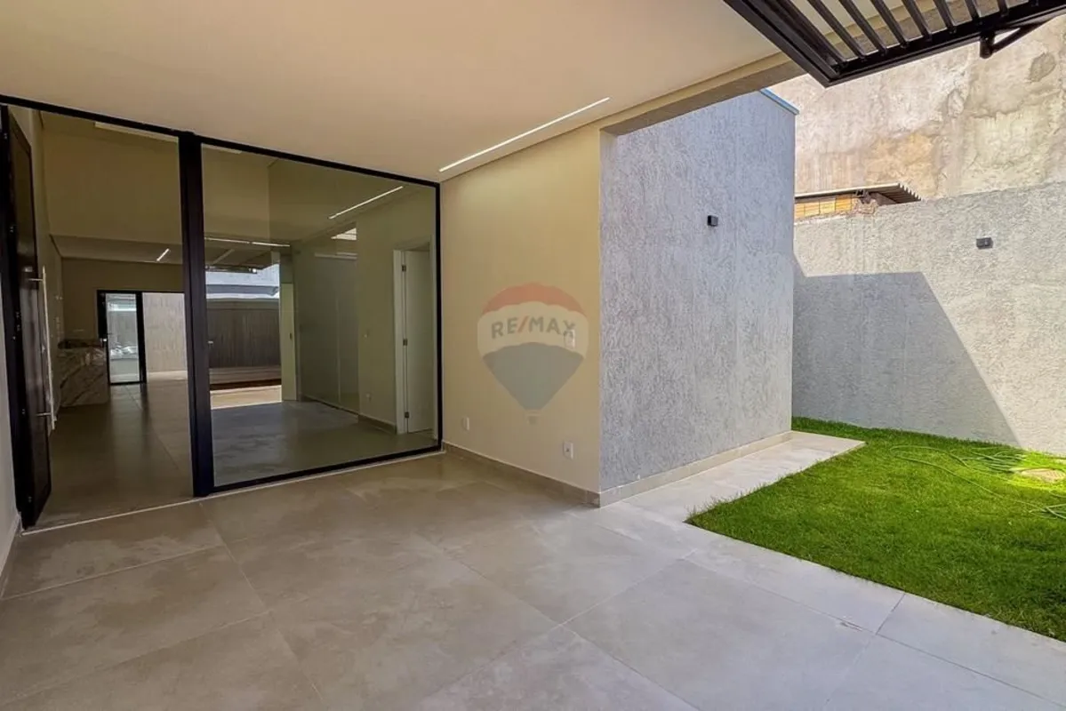 Casa Nova à Venda no Guará II!Apresentamos esta excelente oportunidade para você...