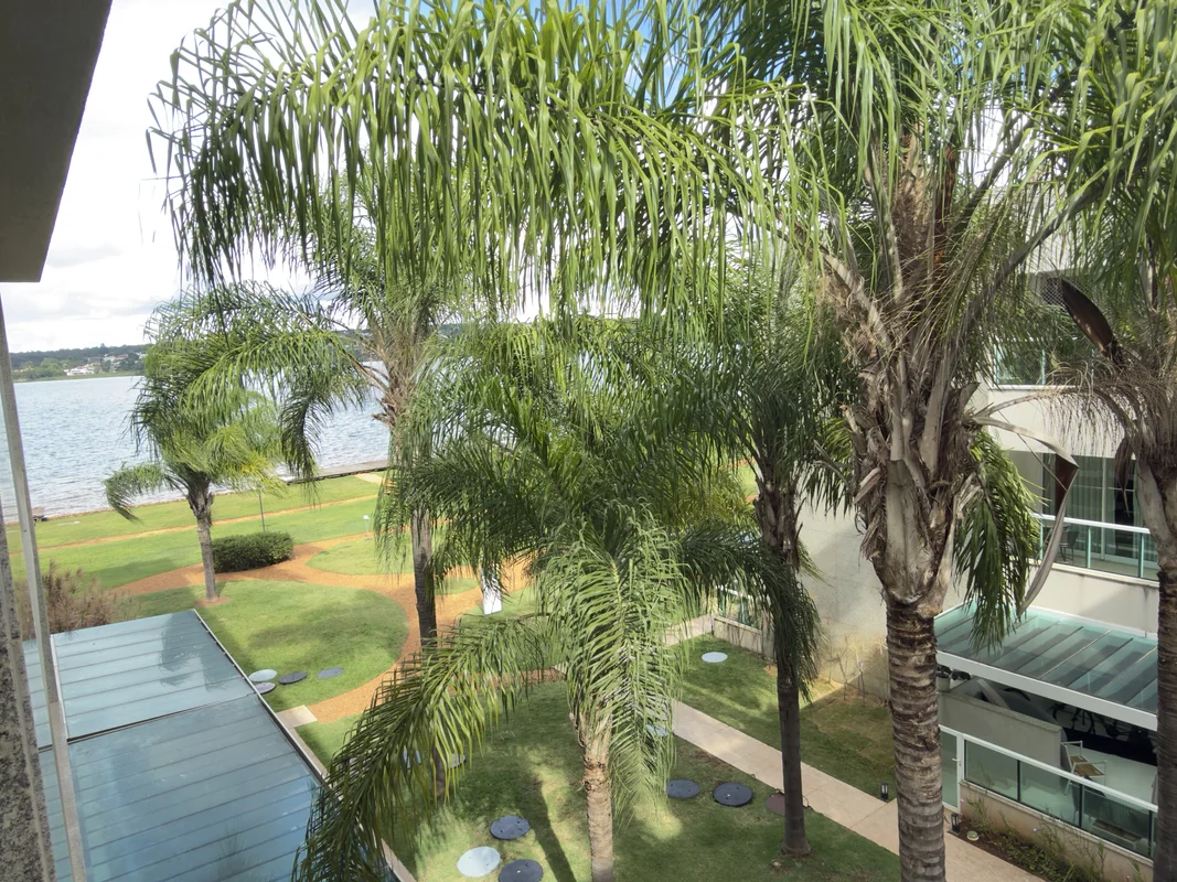 Aproveite a oportunidade de viver no exclusivo Residencial Brisas do Lago, na AS...