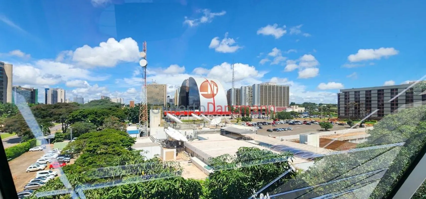 Imobiliária Gilberto Danzmann vende:Excelente Sala Comercial - Localização no im...