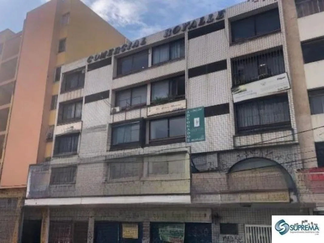 Suprema Construções e Emp. Imobiliários Ltda, Creci/DF 9060, apresenta:Loja/Salã...