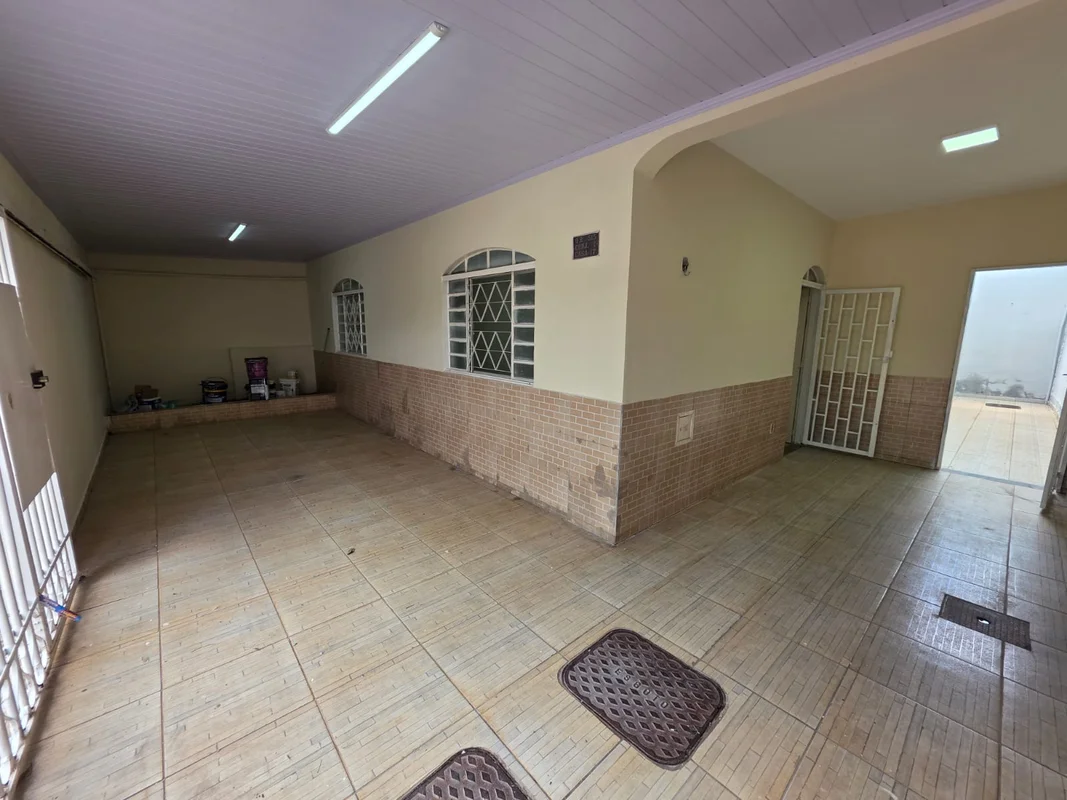  AGIO CASA À VENDA – QR 515 CONJUNTO 01 – SAMAMBAIA SUL Localização privilegiada...