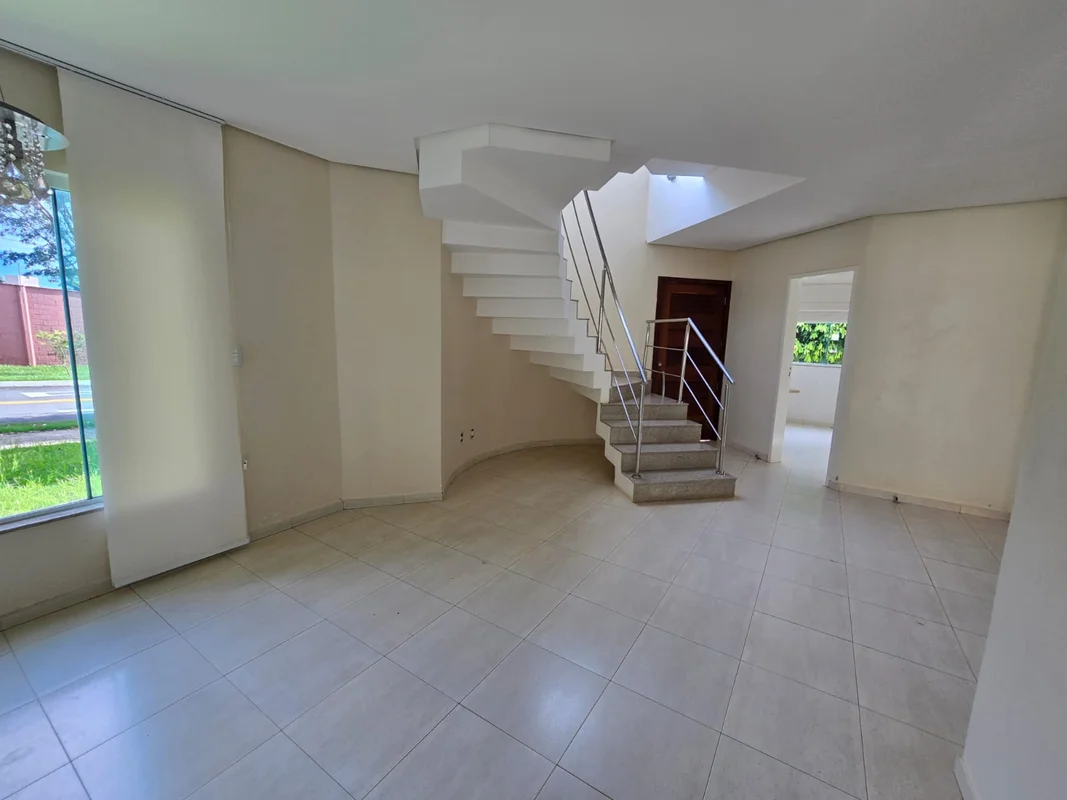 ?? Sobrado à venda no Portal do Sol II* Área total de 437 m²* Área construída de...