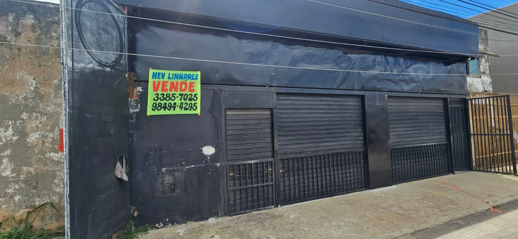 Escritório Imobiliário Ney Linhares vende:Um galpão na QI 07 do Setor de Indústr...