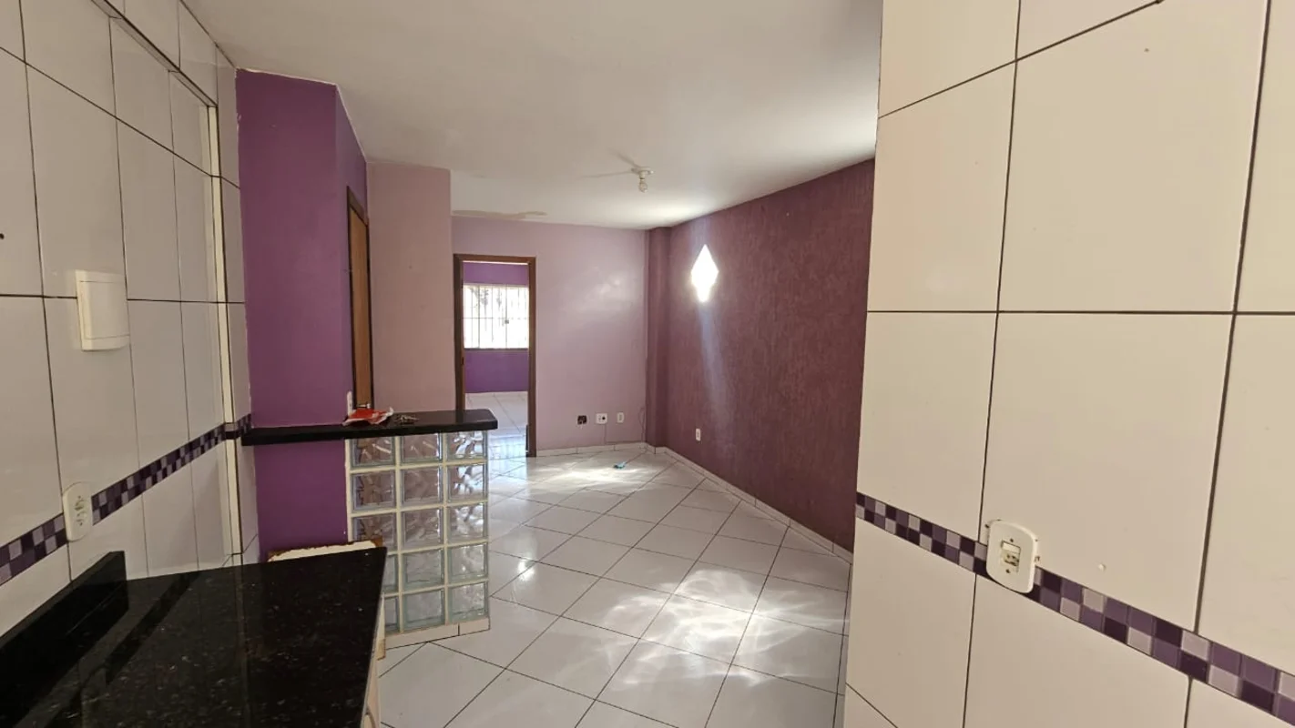 Escritório Imobiliário Ney Linhares vende:Um apartamento em cima do super mercad...