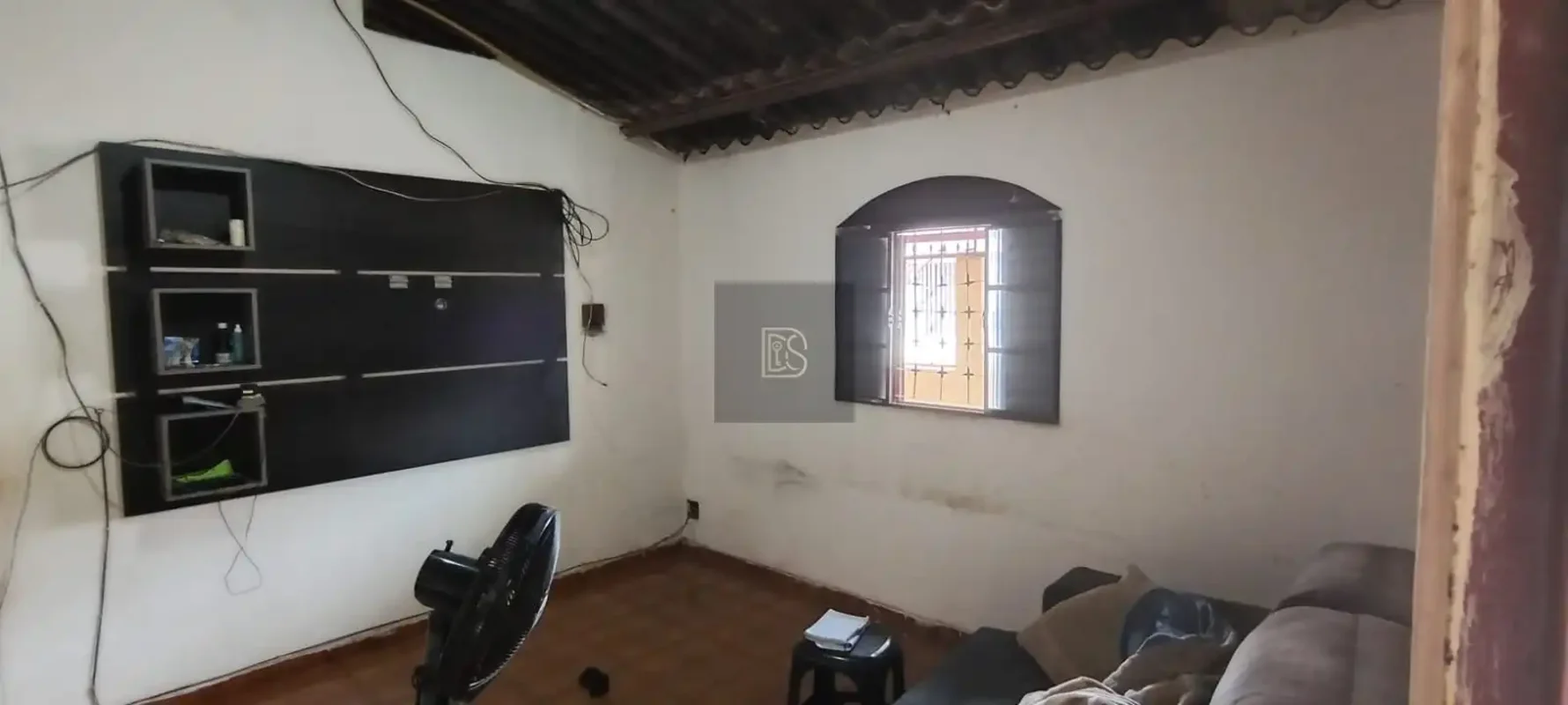 ** CASA PARA REFORMAR OU CONSTRUTOR **Oportunidade assim não espera muito, vende...