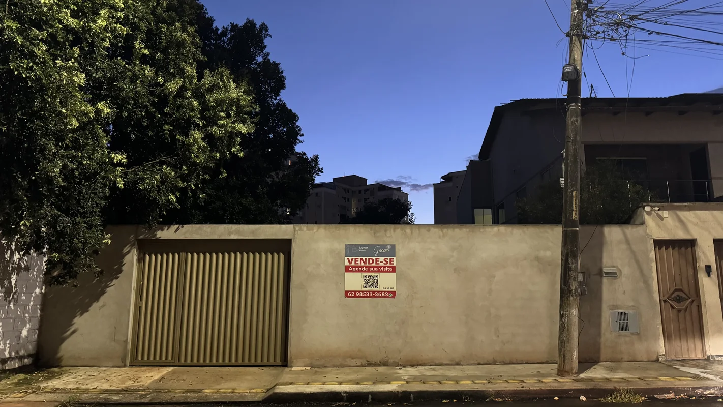 Excelente oportunidade para construir ou investir no Goiânia 2! Lote com 220m² (...