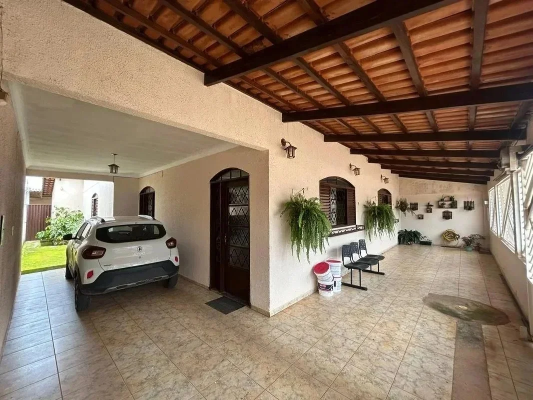 Casa Colonial à Venda – Jardim Brasília | Águas Lindas de GoiásExcelente casa to...