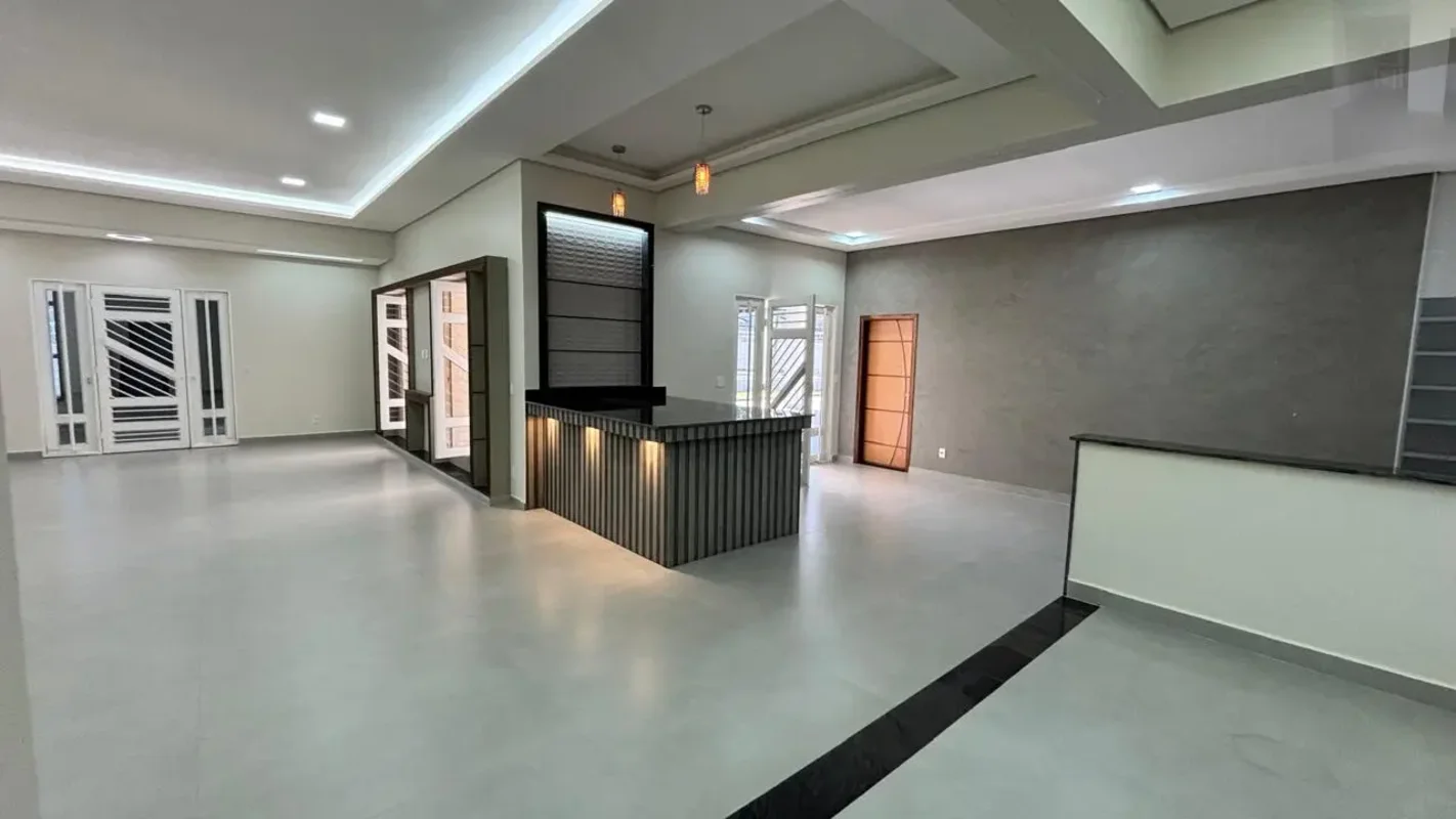 Casa semi-mobiliada disponível para locação — totalmente reformada, uso multifun...