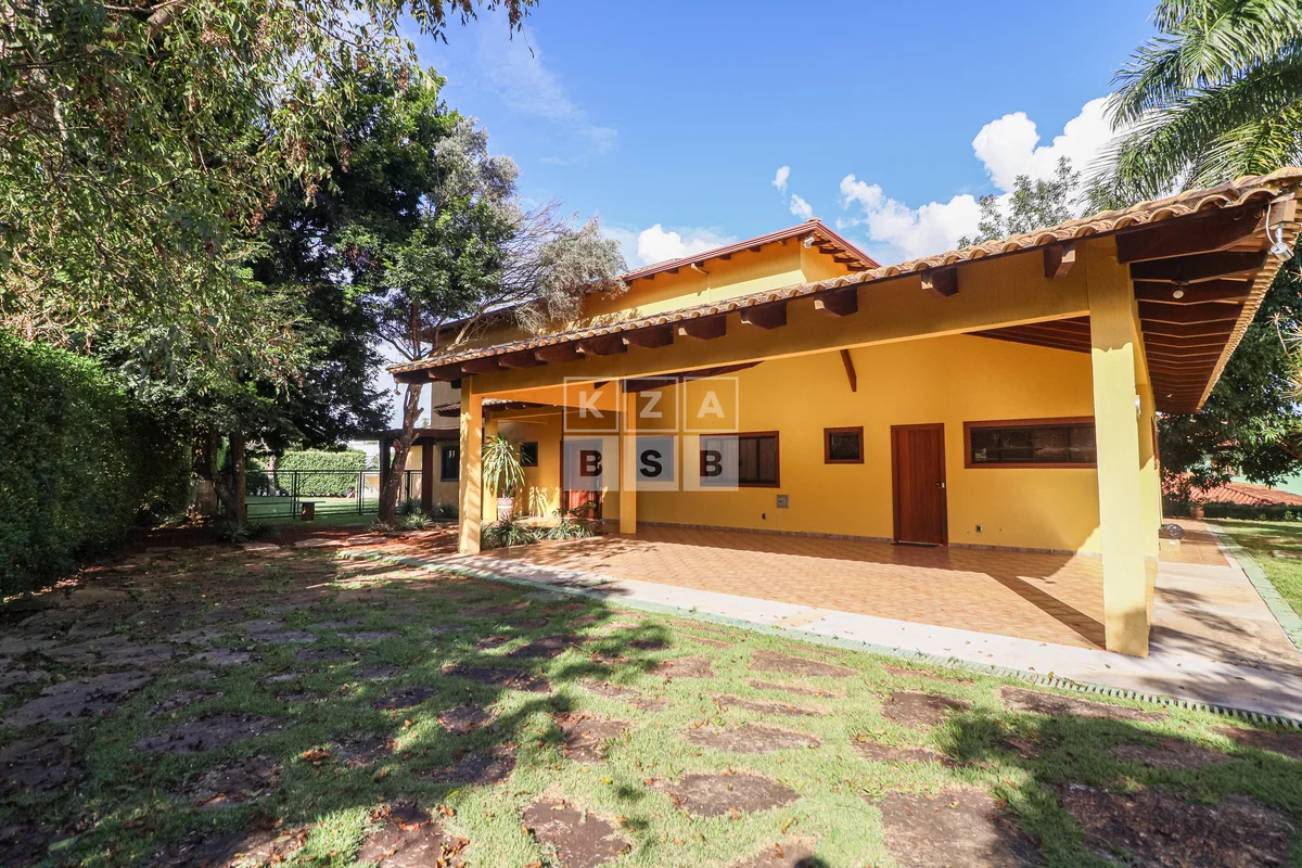 Exclusividade rara no Park Way: mansão com habite-se na Quadra 17, em condomínio...