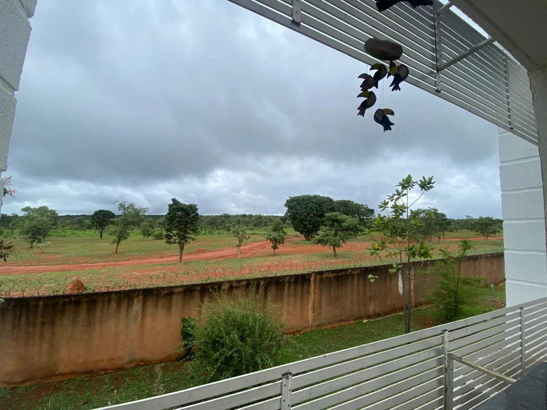 Vendo apartamento de 02 quartos, com excelente vista e permanente, 1° andar.Comp...