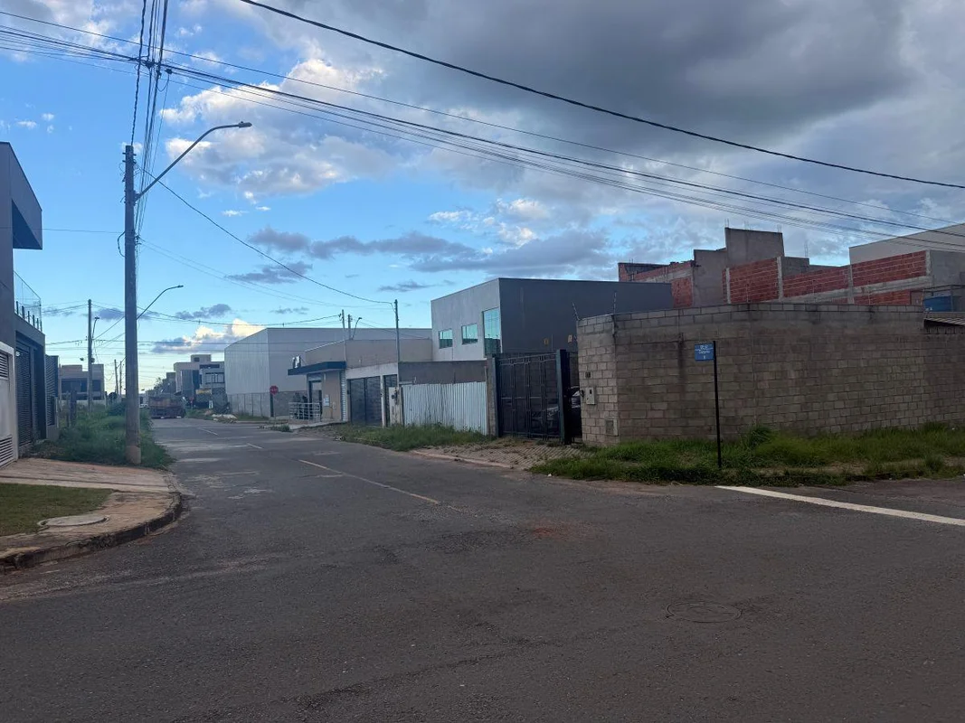 Oportunidade Única! Lote na QE 52 - Guará II .Aceita FinanciamentoExcelente lote...