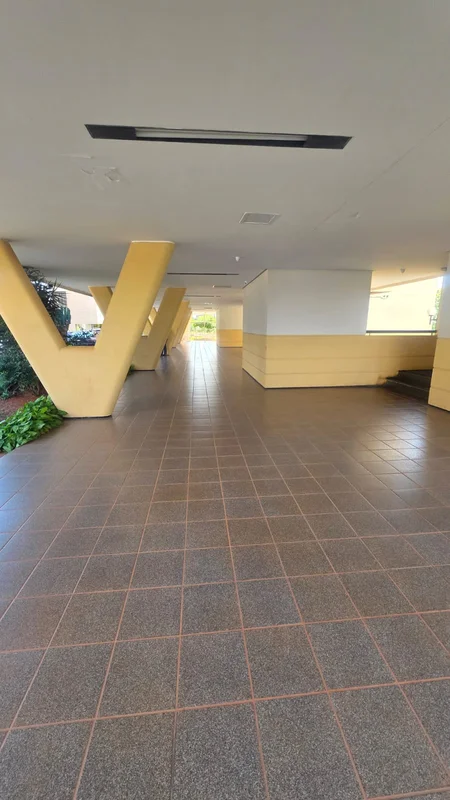 Vendo apartamento no Sudoeste, excelente localização, reformado. Se você busca m...