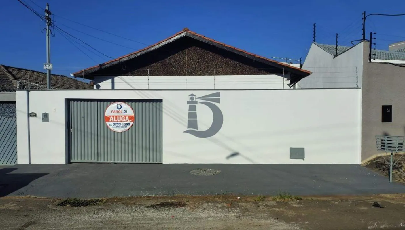 Casa com aprox. 133m² de área construída em 312m² de terreno, contendo: 03 Quart...