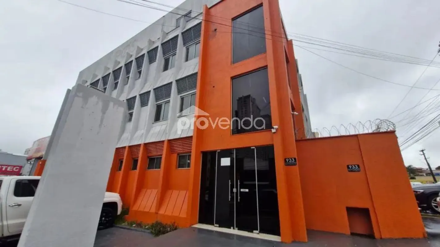PRÉDIO COMERCIAL COM EXCELENTE ESTRUTURA E AMPLA DISTRIBUIÇÃO INTERNA, IDEAL PAR...