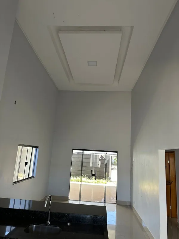 ??Belissima Casa??3/4 sendo um suite??Sala pe direito duplo??Jardim de inverno??...