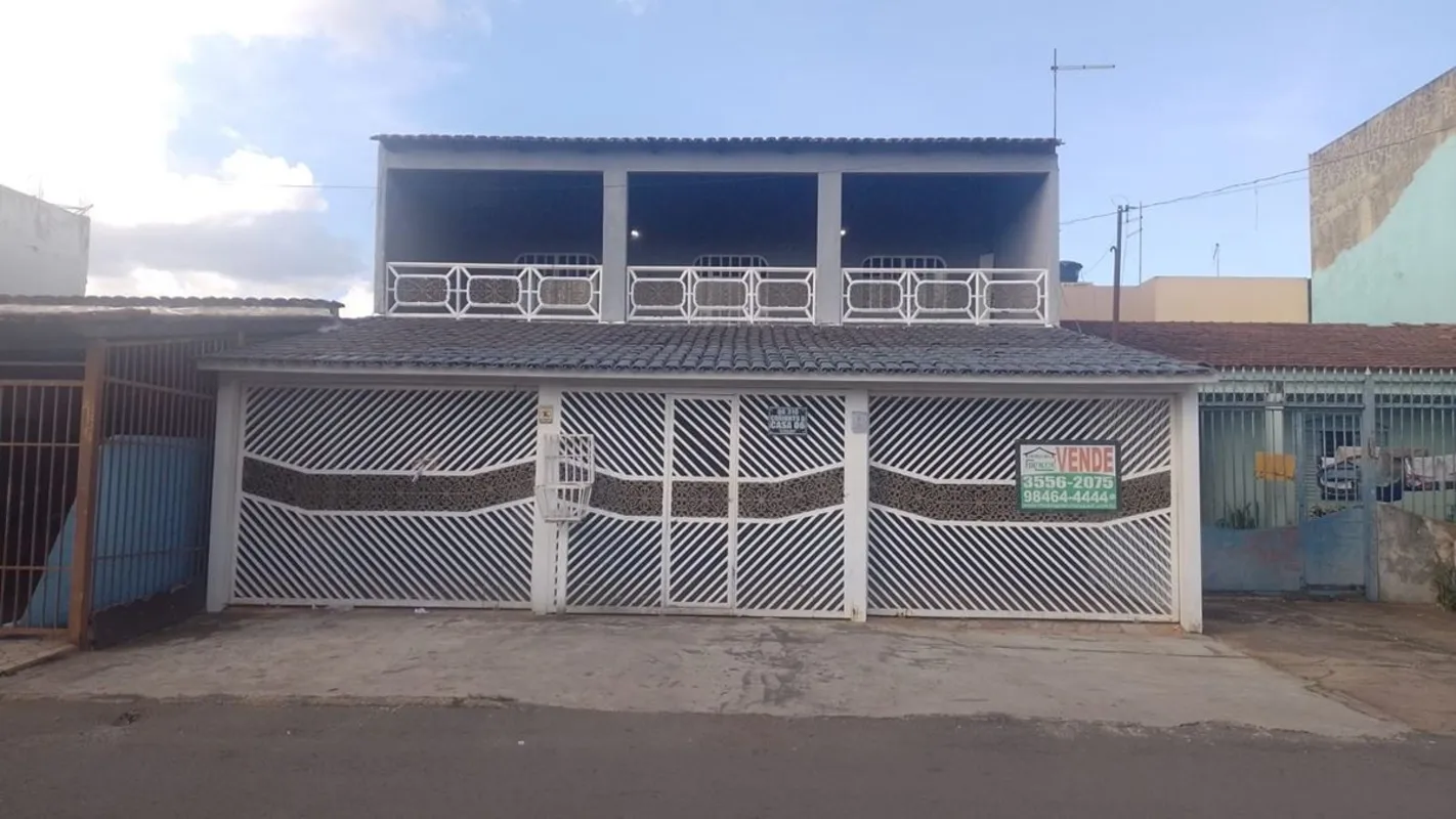 Sobrado na quadra 310 de Santa Maria.LINDO SOBRADO 100% NA LAJE;Composto por:TÉR...