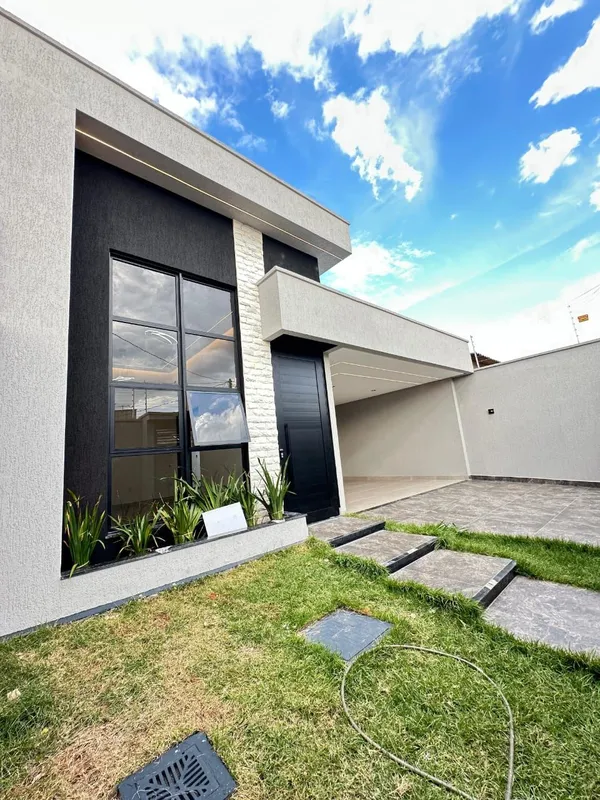 Casa com 3 suítes, sendo 1 suíte master com closet e sancas iluminadas300 m² de ...