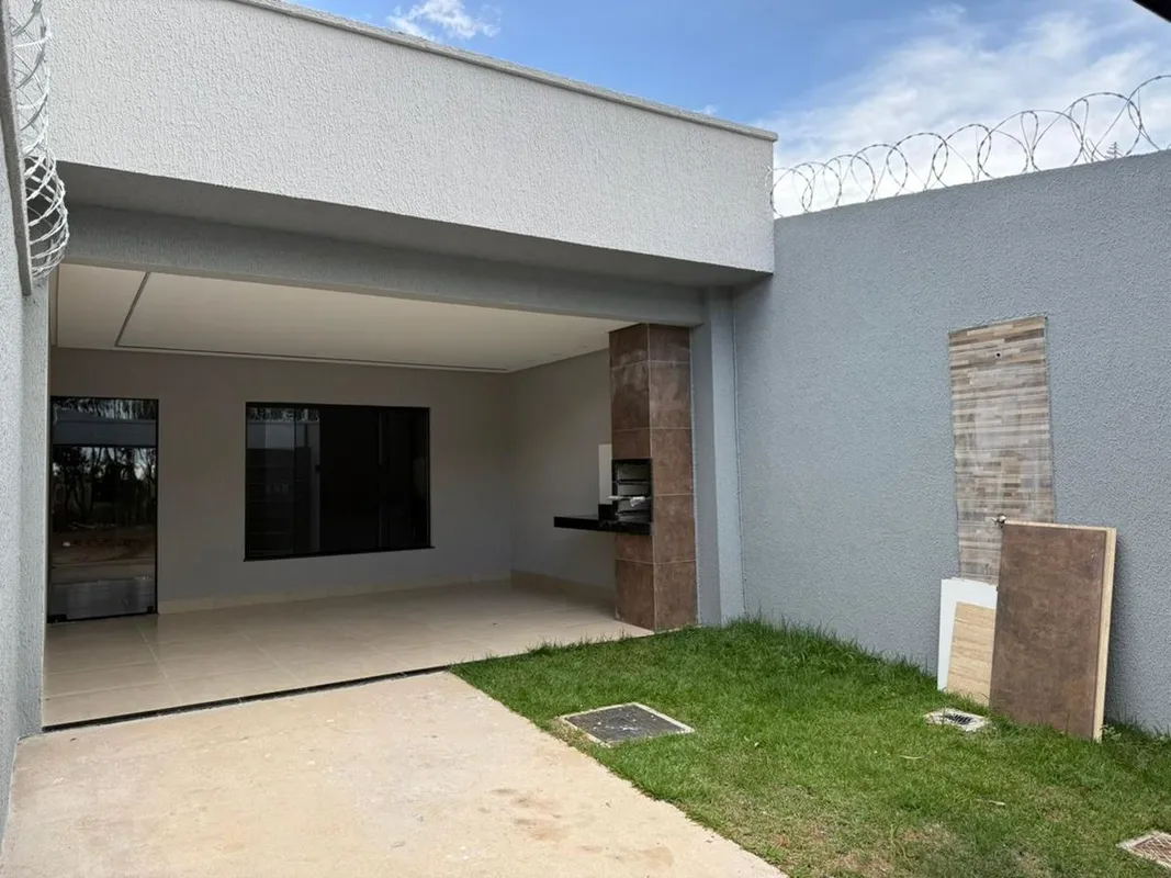 2 quartos, sendo 1 suíte, casa à venda no Residencial Santa Fé.Imóvel com 86 m² ...
