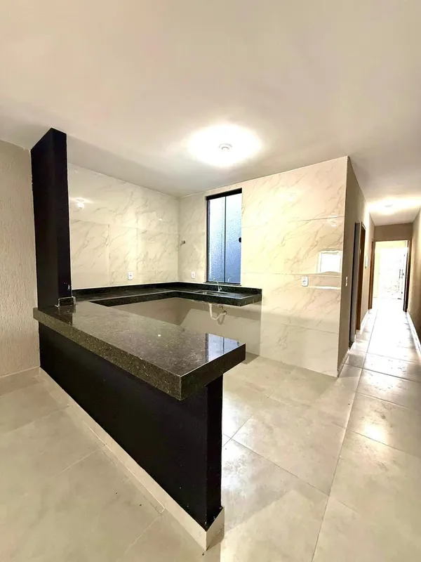 ?? LINDA CASA COM EXCELENTE LOCALIZAÇÃO – PRONTA PARA MORAR! - TRINDADE?? Reside...