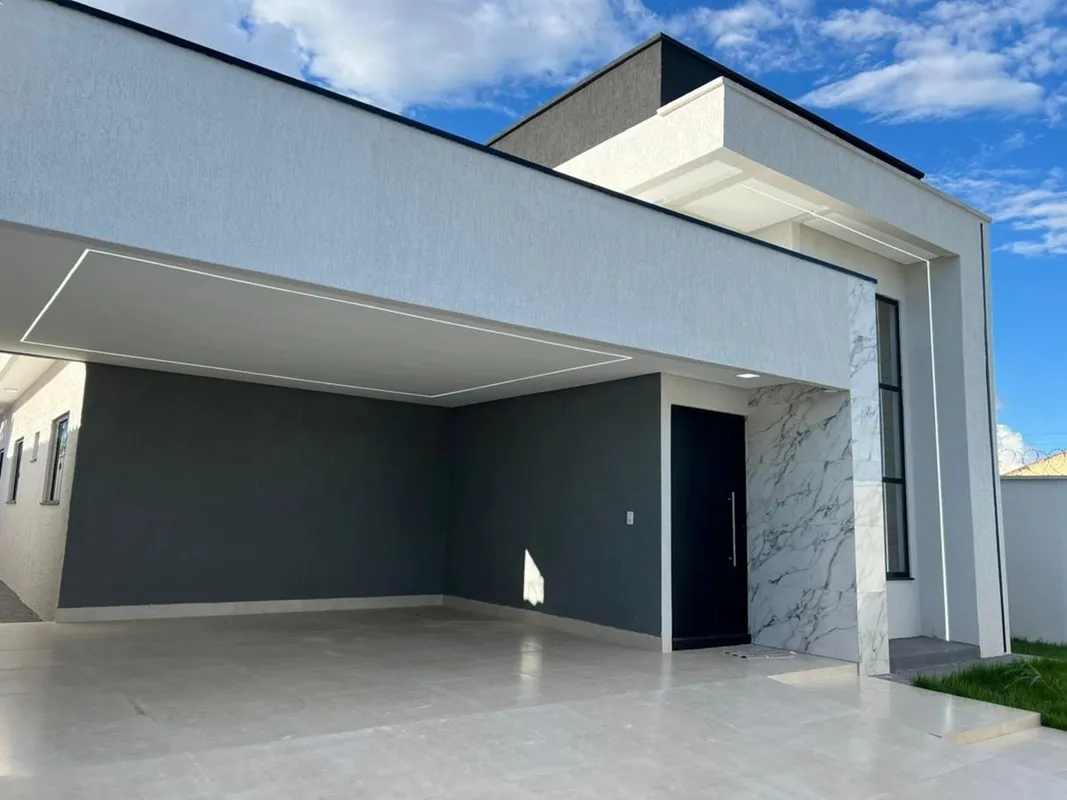 GH2371Casa com 3 quartos no Vila Oliveira, em terreno com 331,53m² com 136,95m² ...