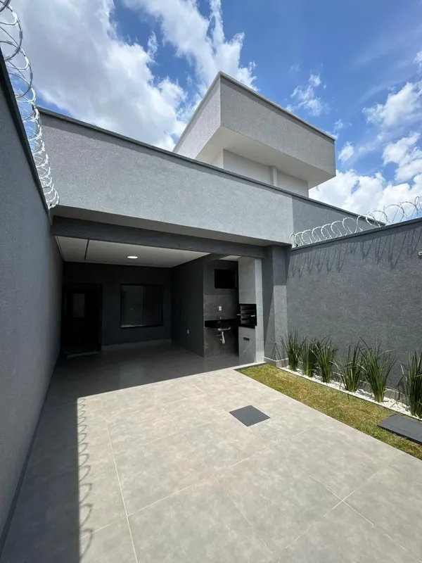 GH2356Casa com 2 quartos no Setor Solar Bouganville, em terreno com 125m² com 98...