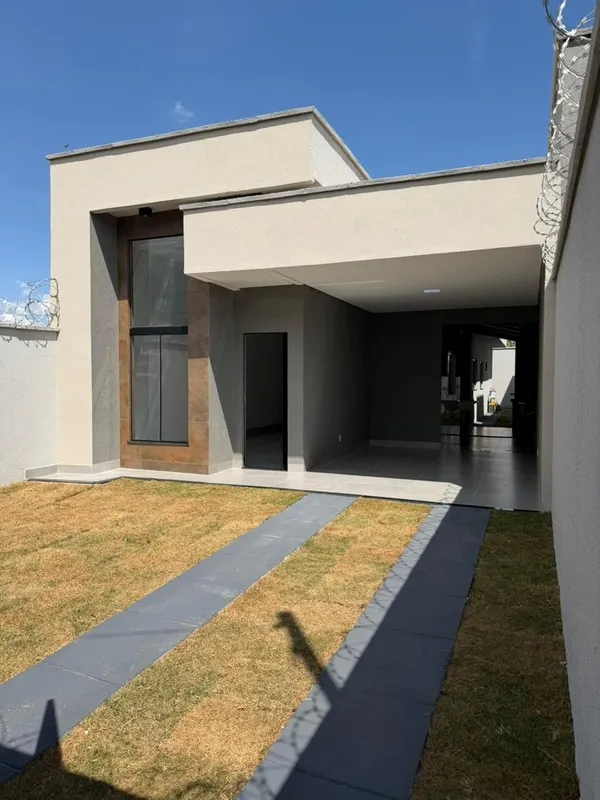 GH2355Casa com 3 quartos no Jardim Buriti Sereno, em terreno com 205m² com 140m²...