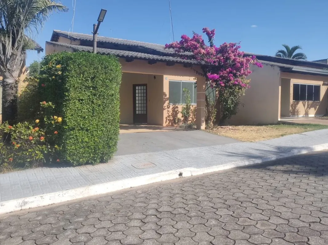 GH2351Casa com 3 quartos no Jardim Novo Mundo, com 220m² de área construída poss...