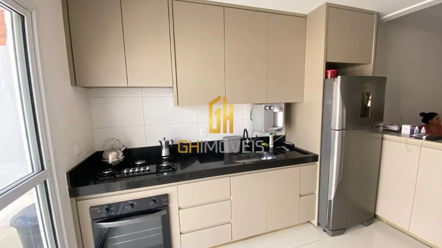 GH2324O sobrado possui - 3 suítes - Sala - Cozinha - Área de serviço - Completo ...