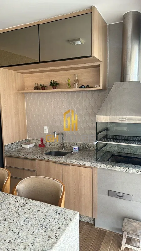 GH2309O sobrado possui - 3 suítes - Sala - Cozinha - Área de serviço - Piscina -...