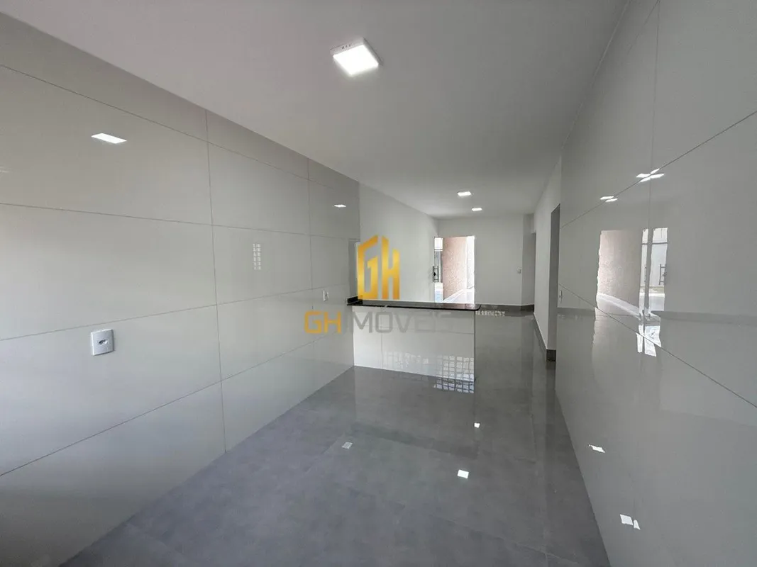 GH2296Casa 3 quartos, Bairro Independência - Ap. GoianiaA casa possui:- Sala amp...