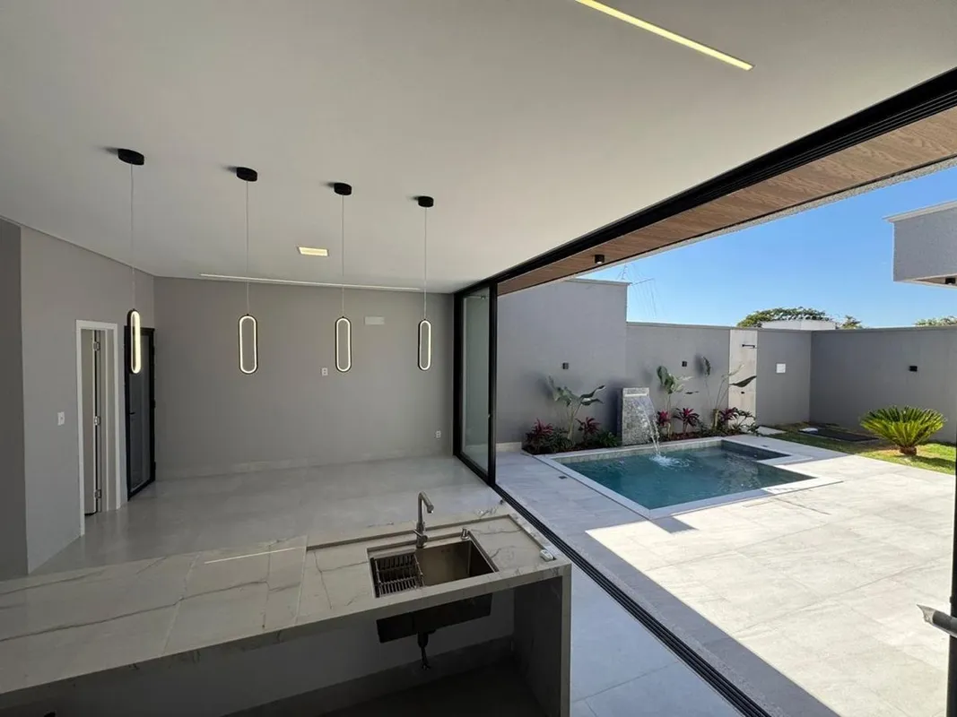 GH2292Casa com 3 quartos no Jardim Presidente, em terreno com 360,25m² com 198,1...
