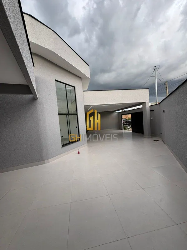 GH2290A casa possui - 3 quartos sendo 1 suíte - Sala com pé direito duplo- Cozin...