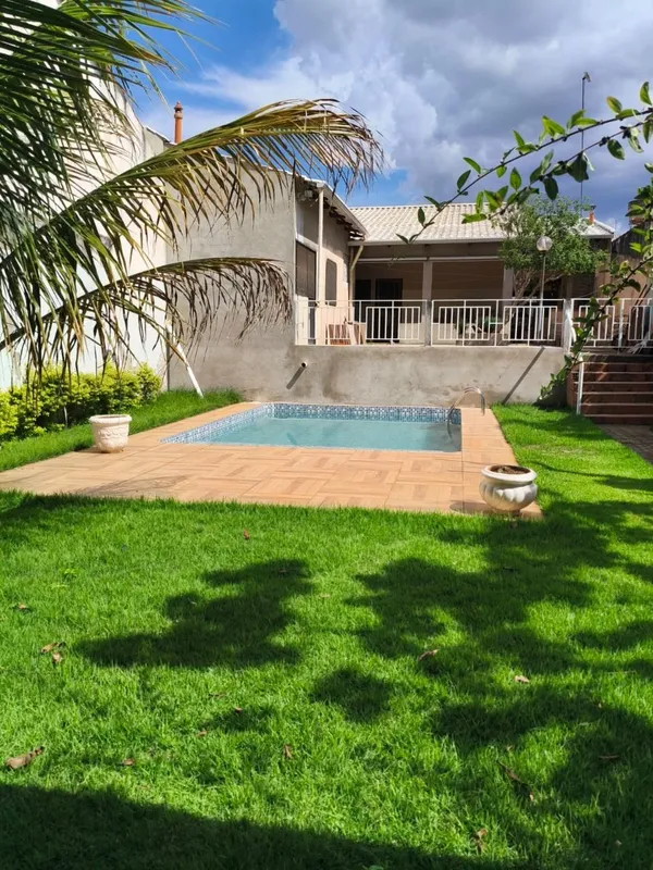 GH2284Casa com 4 quartos no Vila Itatiaia, em terreno com 400m² com 200m² de áre...