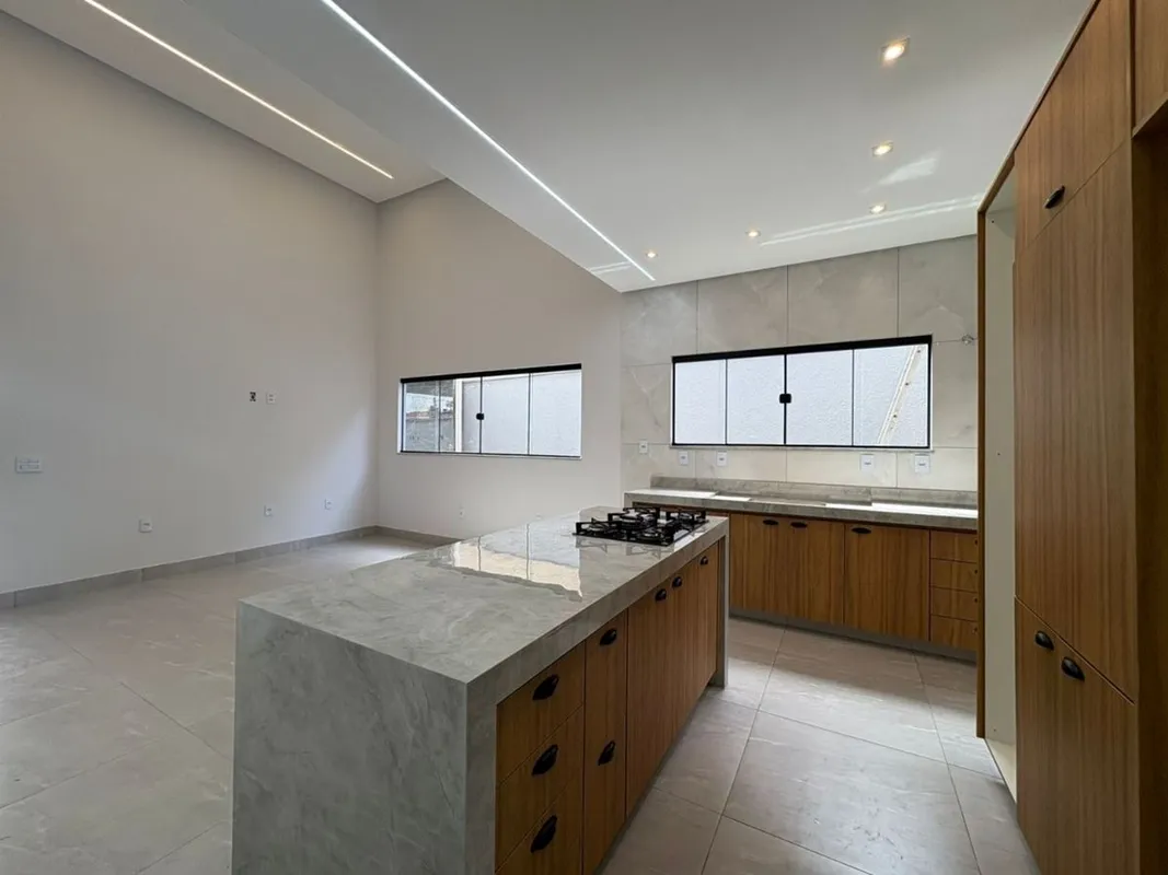 GH2382Casa com 3 quartos no Papilon Park, em terreno com 188m² com 128,50m² de á...
