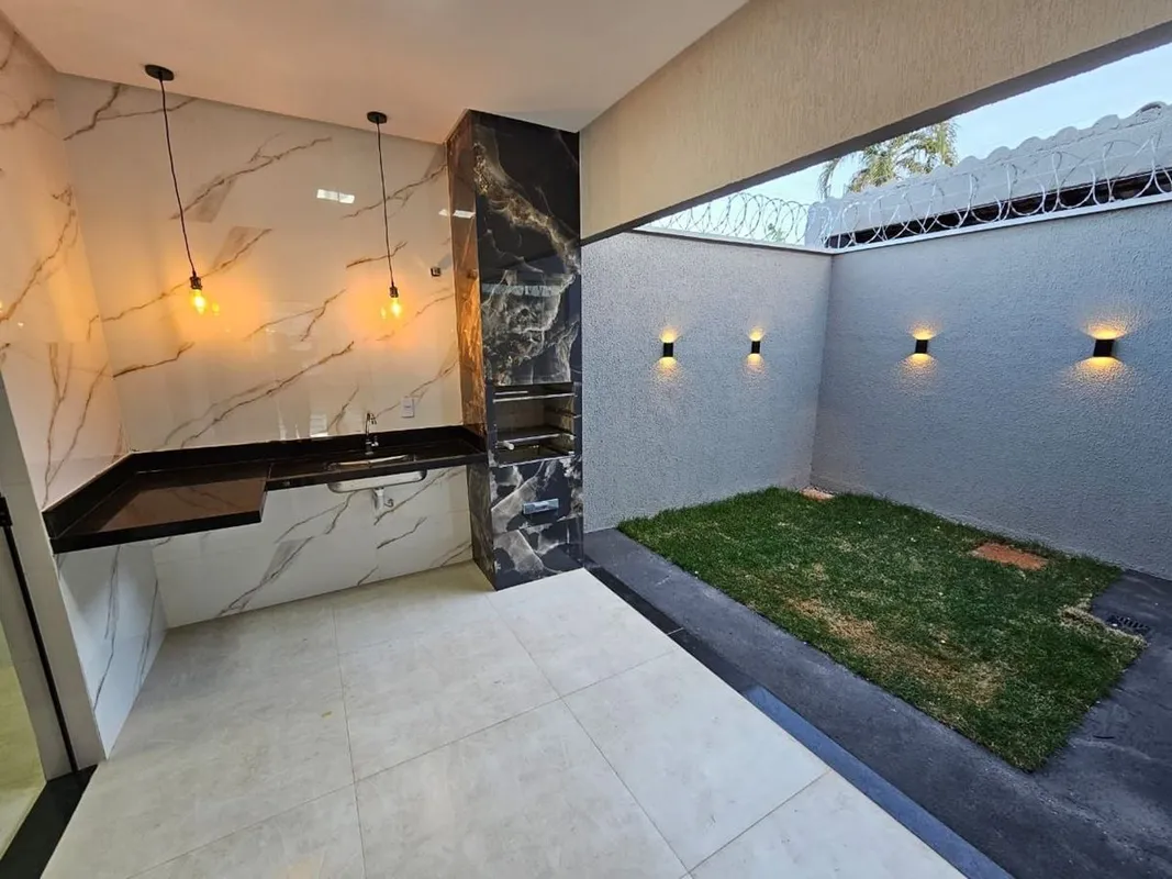 GH2271Casa com 3 quartos no Sítios Santa Luzia, em terreno com 182m² com 123m² d...