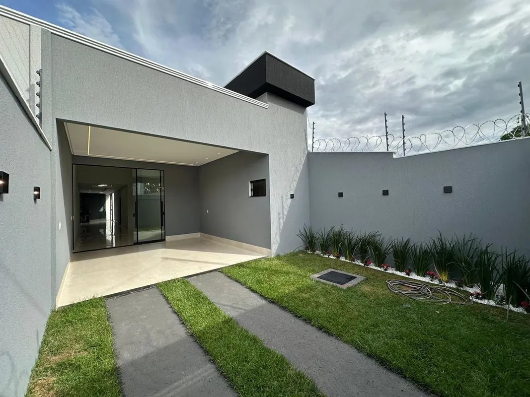 Casa no setor Vila Mariana – Aparecida de GoiâniaCasa moderna com piscina aqueci...