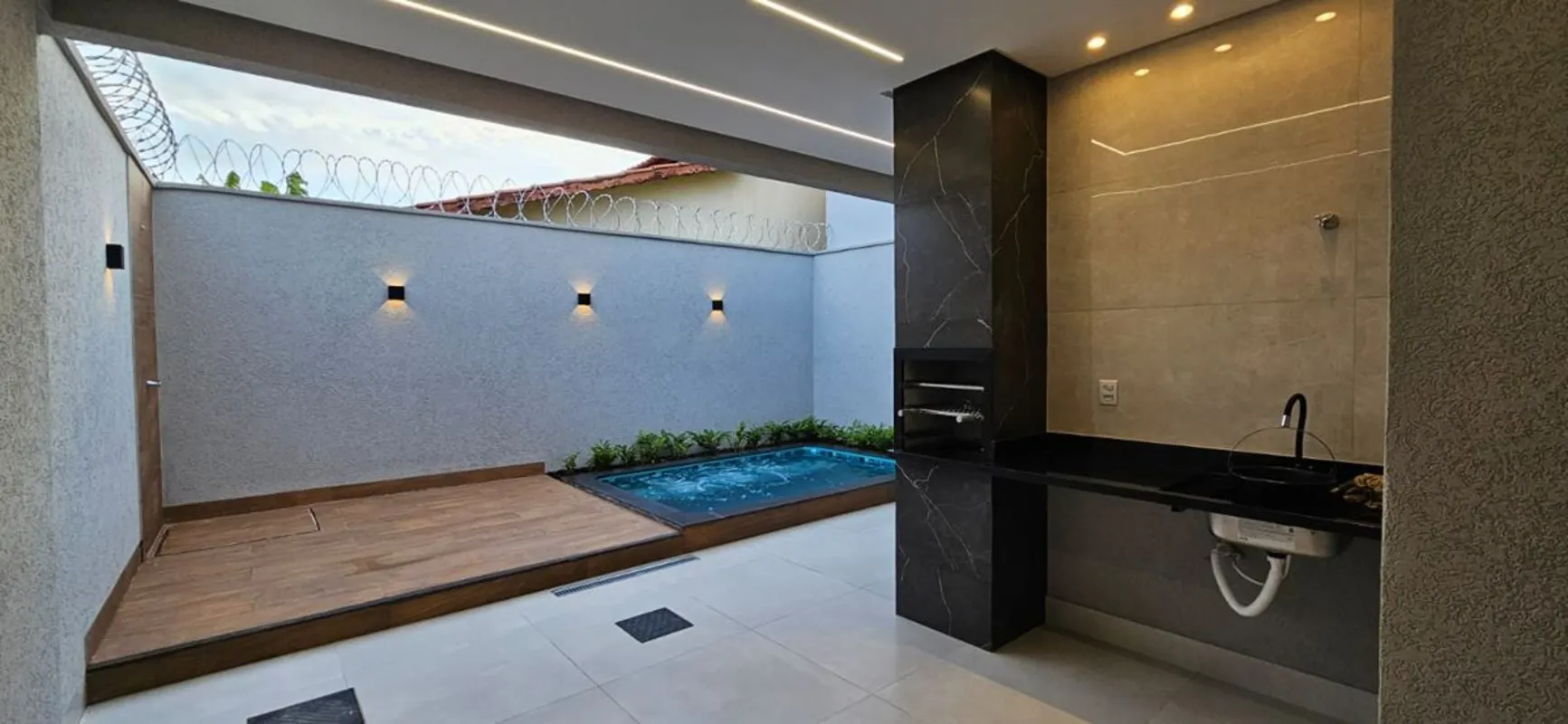 Casa Térrea Moderna – Alto PadrãoÁrea total: 210 m²Área construída: 142 m²Difere...