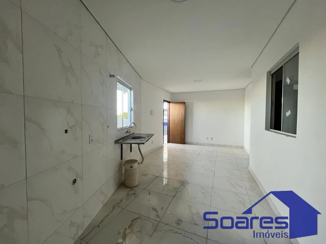 Venha conhecer nosso charmoso apartamento com 02 quartos, sala, cozinha e banhei...