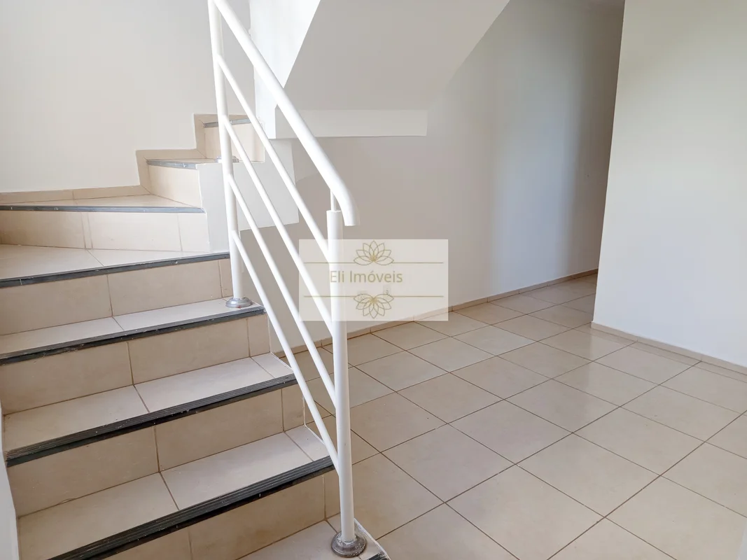 Vendo APT DUPLEX COBERTURA em Apda de Goiânia Poucos metros do Terminal da Vila ...