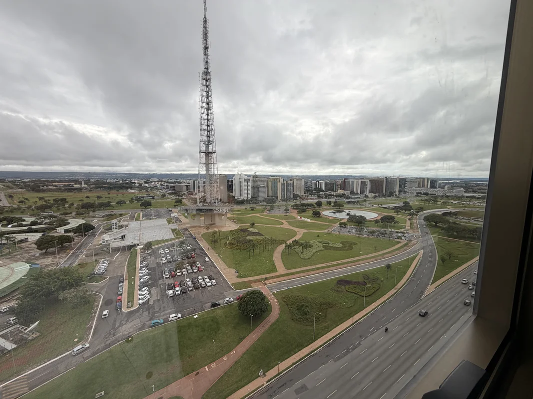 SALA COMERCIAL NO BRASIL 21 – VISTA LIVRE PARA A TORRE DE TVExcelente oportunida...