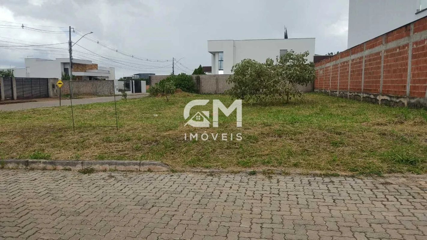 GM IMÓVEIS VENDE LOTE NO CONDOMINIO ALTO DA BOA VISTA - Excelente lote de esquin...